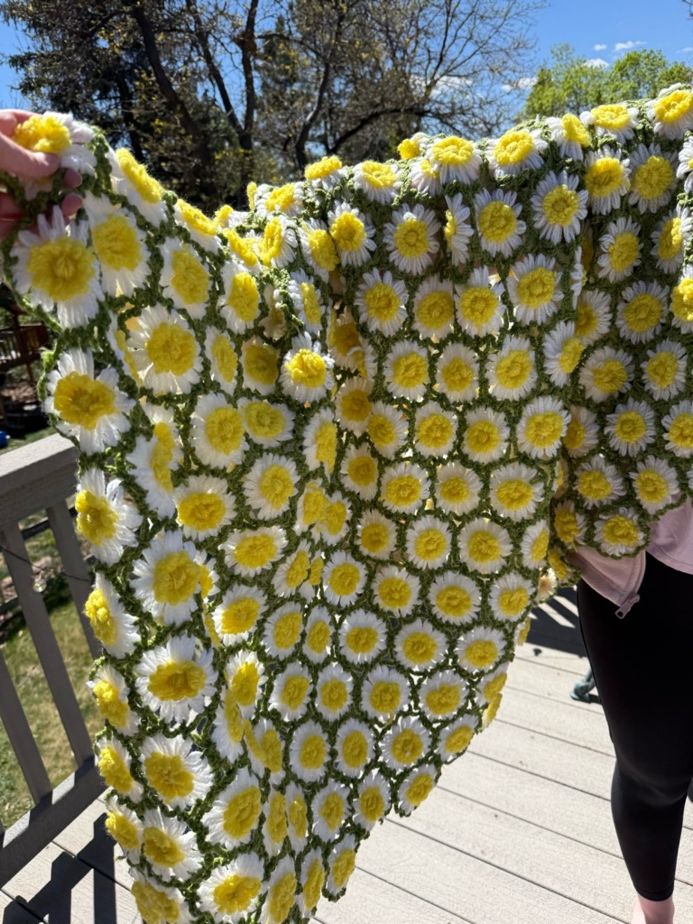 Vintage Handmade Yellow white Daisies Avocado Green Crocheted Throw Blanket - Picture 7 of 17